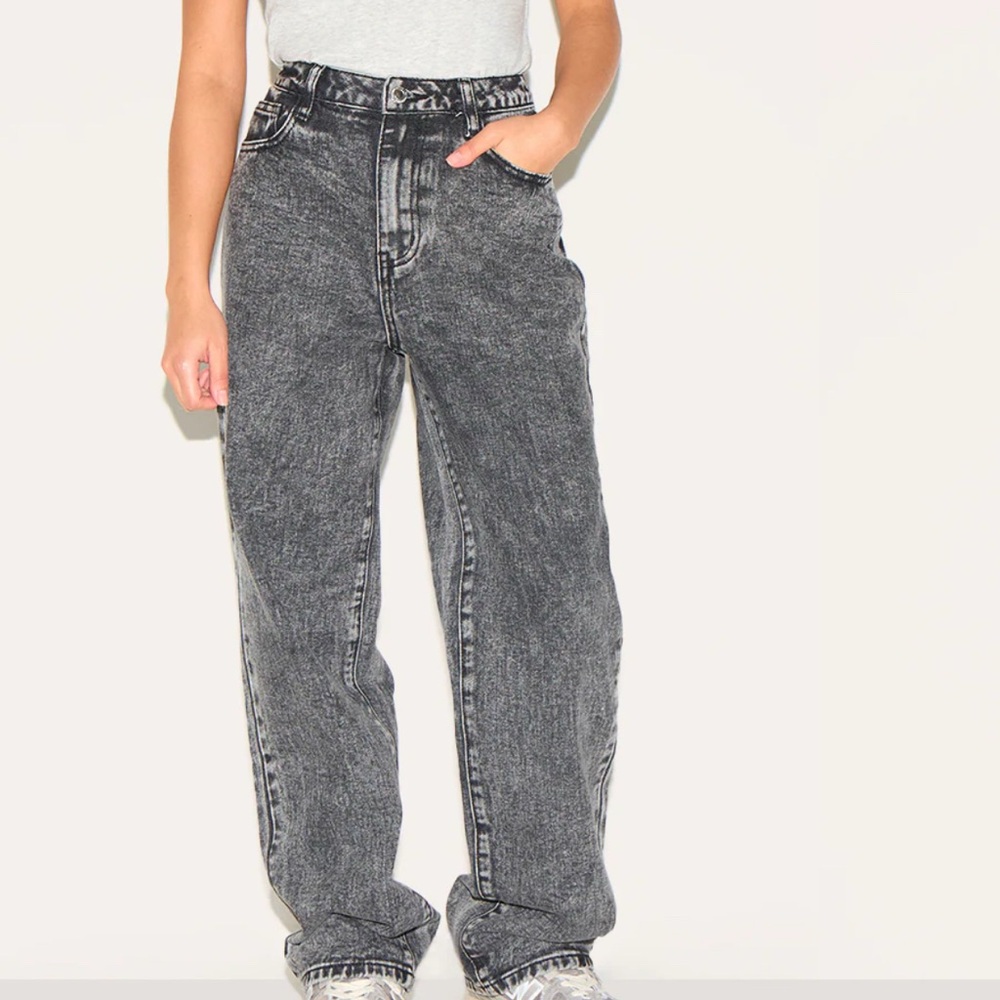 Pretty Little Thing - Women's Black Acid Wash High Waisted Black Jeans - size 2